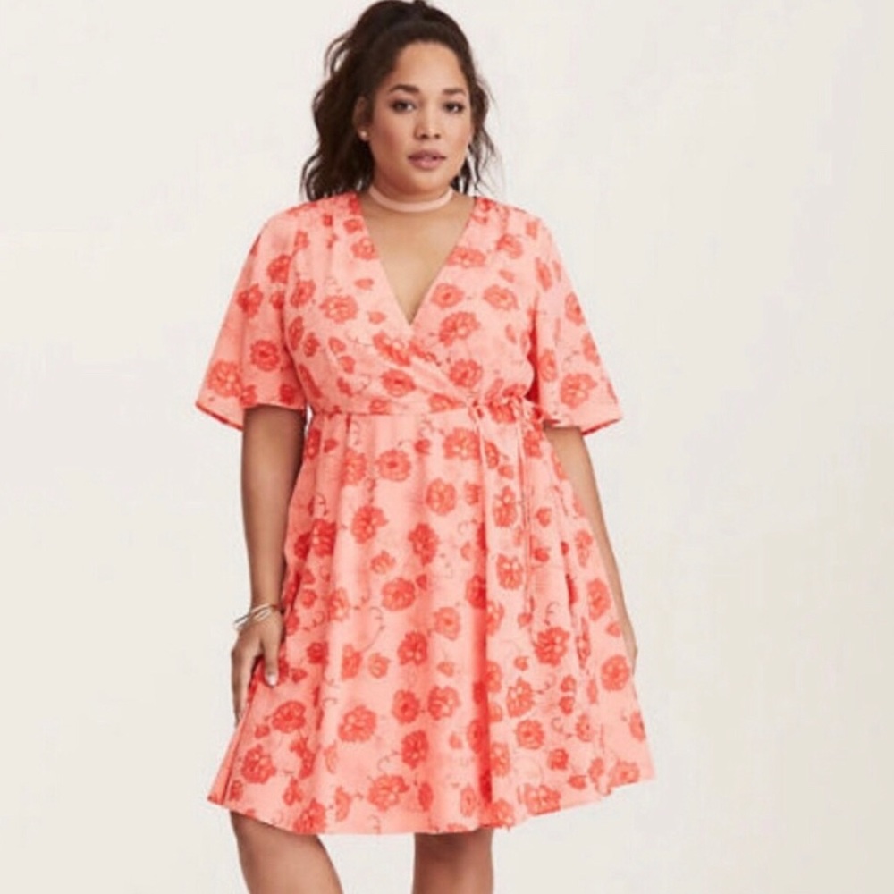 Torrid Coral Floral V-Neck Dress Summer Sz 14 NEW - Picture 2 of 5